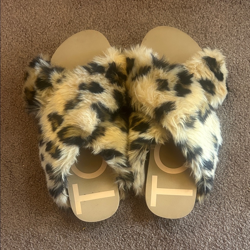 Toms Leopard Print Faux Fur Slippers